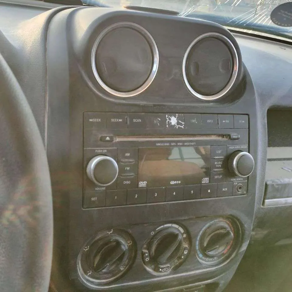 Audio CD Disc player  - 2009 Jeep Patriot