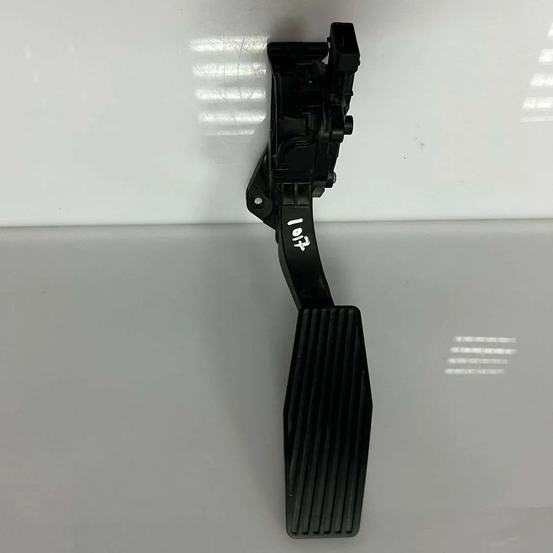 Accelerator pedal - 2011 GMC Terrain