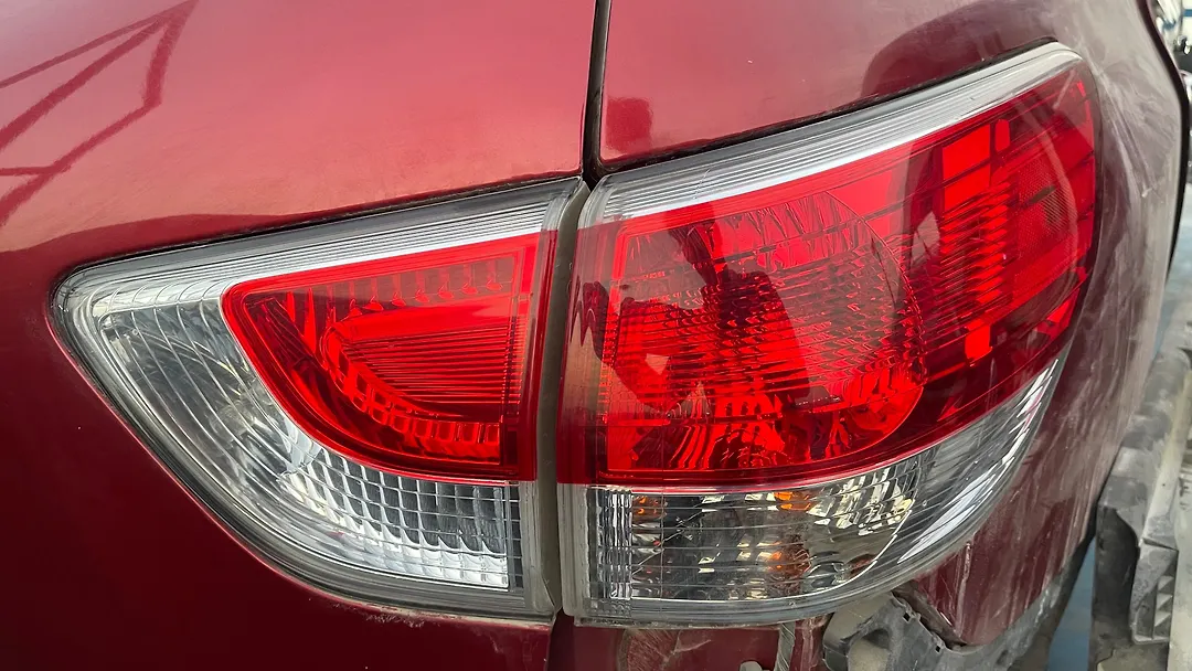 Tail Light (RH) - 2014 Nissan Pathfinder