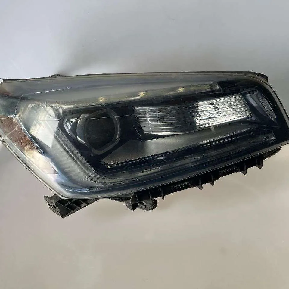 Headlight (RH) - 2015 GMC Acadia