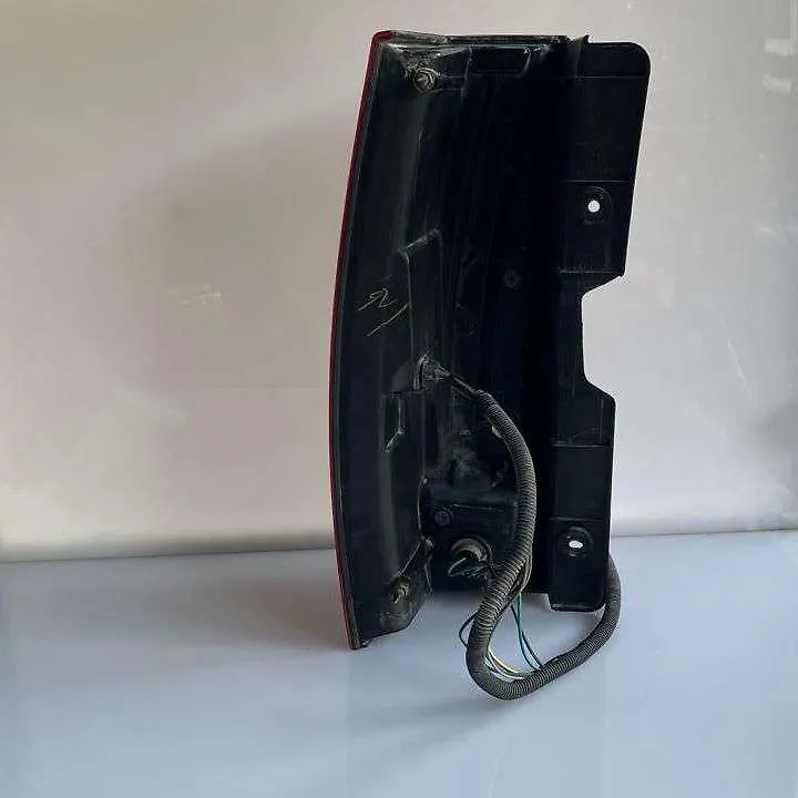 Tail Light (RH) - 2007 Cadillac Escalade ESV