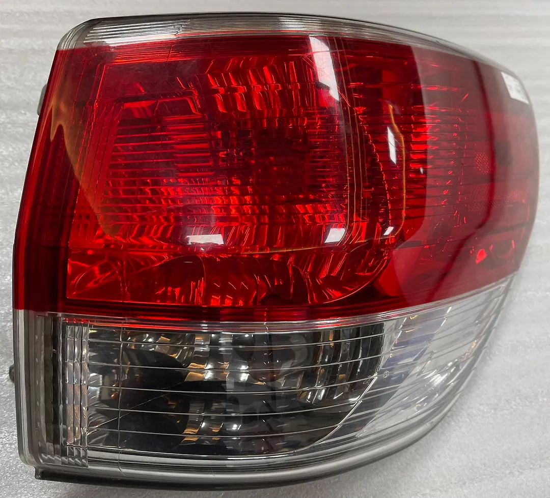 Tail Light (RH) - 2014 Nissan Pathfinder