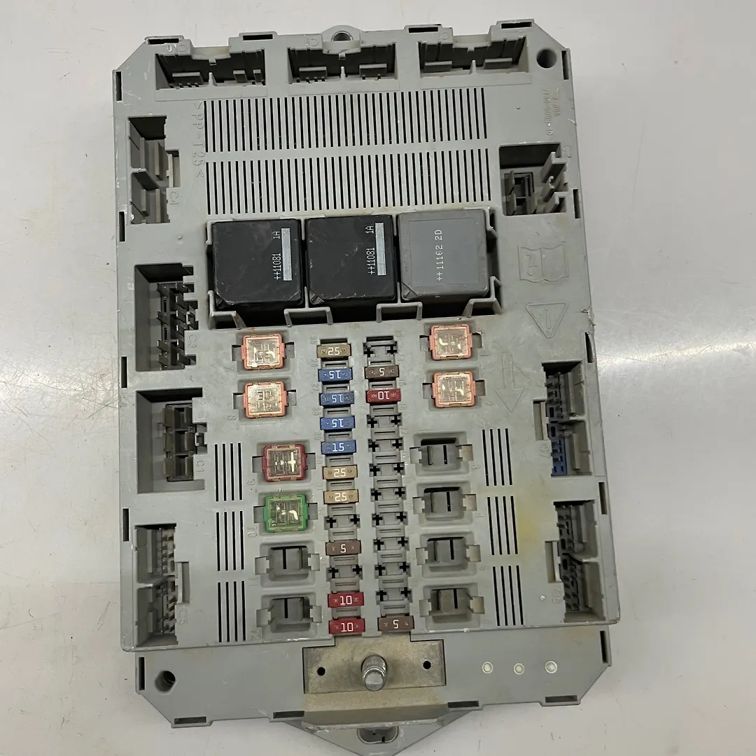 Fuse box - 2010 Jaguar XF