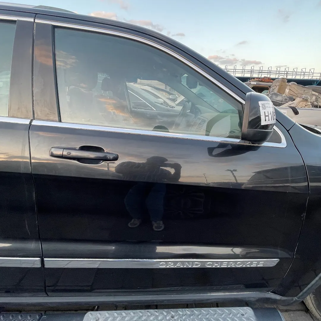 Door (RHF) - 2012 Jeep Grand Cherokee Laredo WK