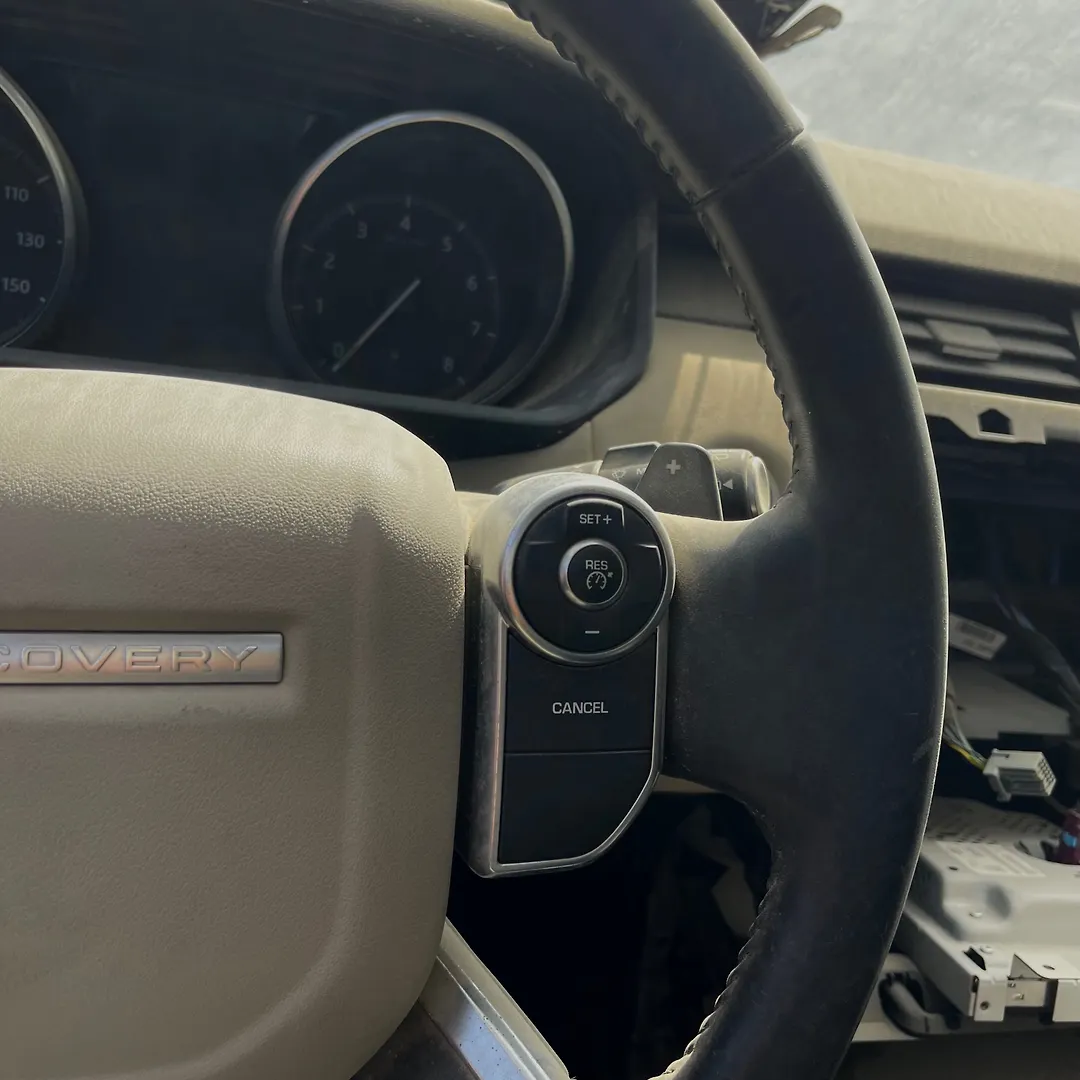 Steering wheel - 2017 Land Rover DISCOVERY