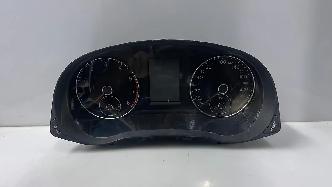 Speedometer - 2016 Volkswagen Passat