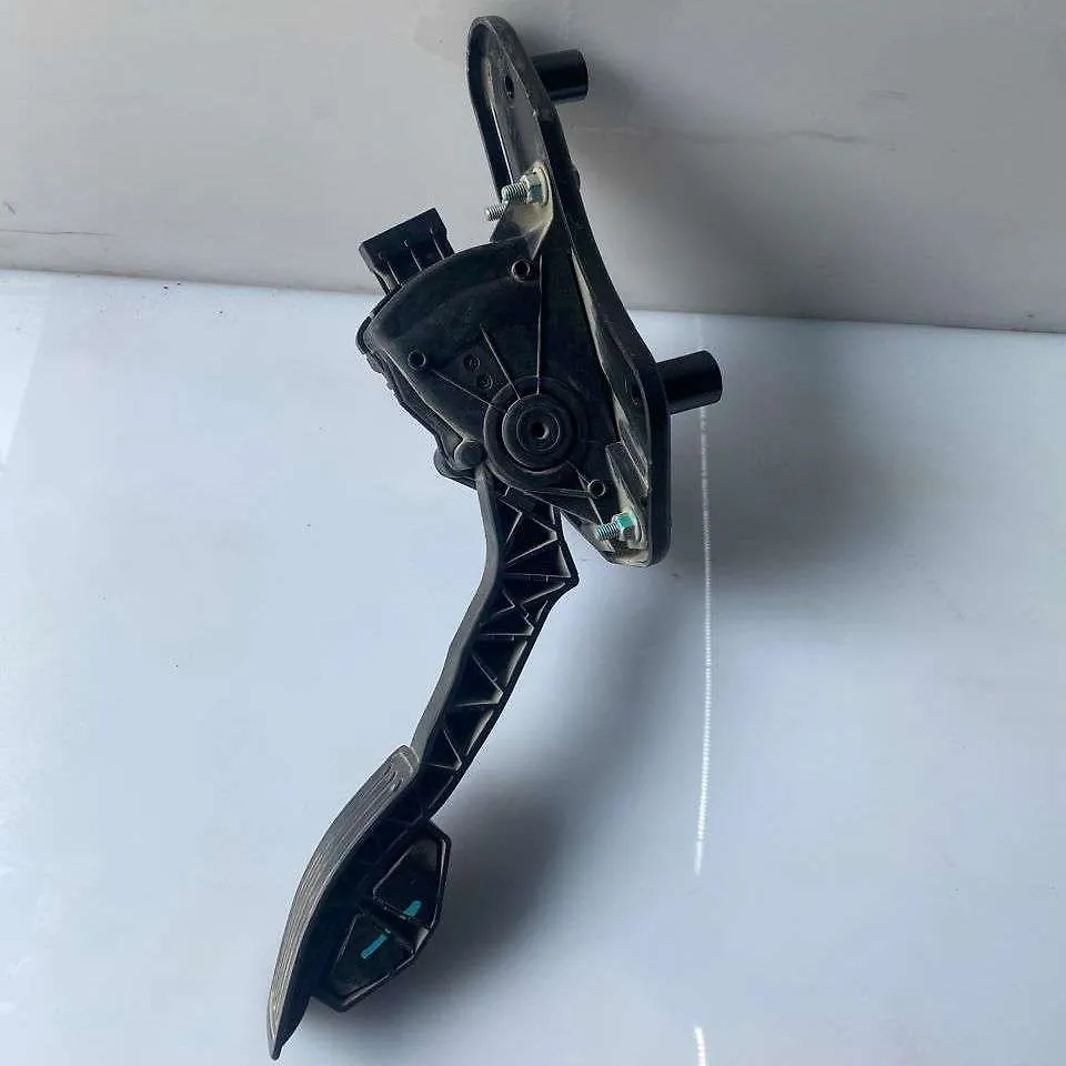 Accelerator pedal - 2013 Infiniti QX56