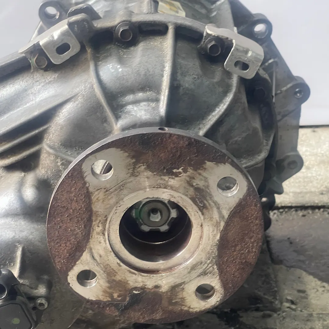 Differential case - 2014 Infiniti QX80 SUV