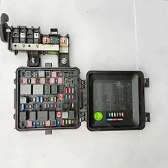 Fuse box - 2013 Cadillac ATS