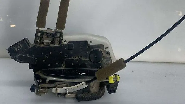 Door lock - 2011 Infiniti QX56