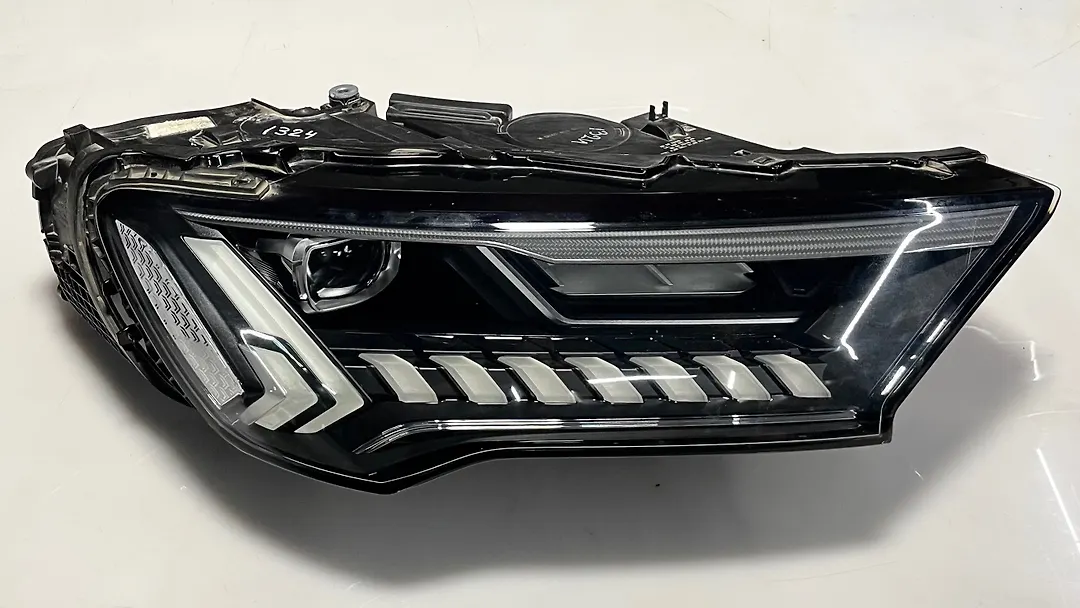 Headlight (RH) - 2021 Audi Q7