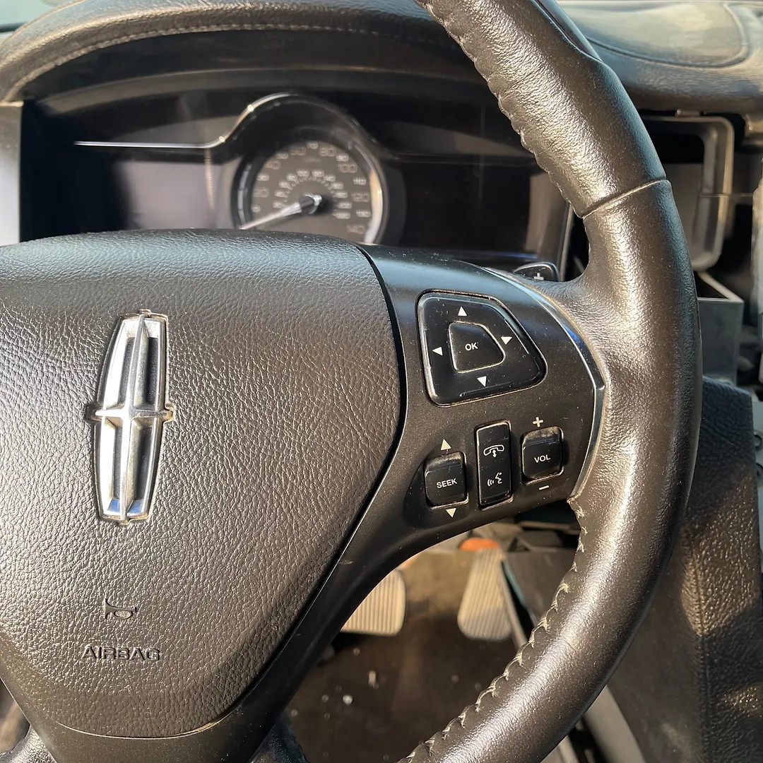 Steering wheel - 2015 Lincoln MKS 