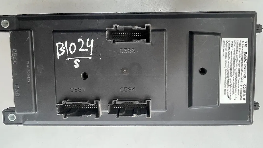 Fuse box - 2015 Land Rover SPORT