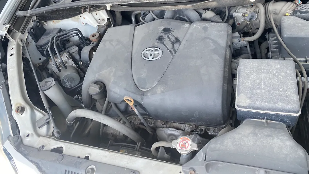 Engine  - 2017 Toyota Sienna LE
