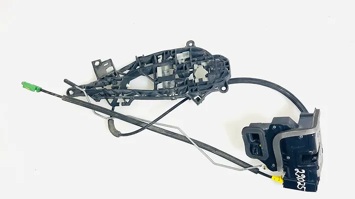 Door Lock(RHF) - 2021 Chevrolet Trailblazer RS AWD