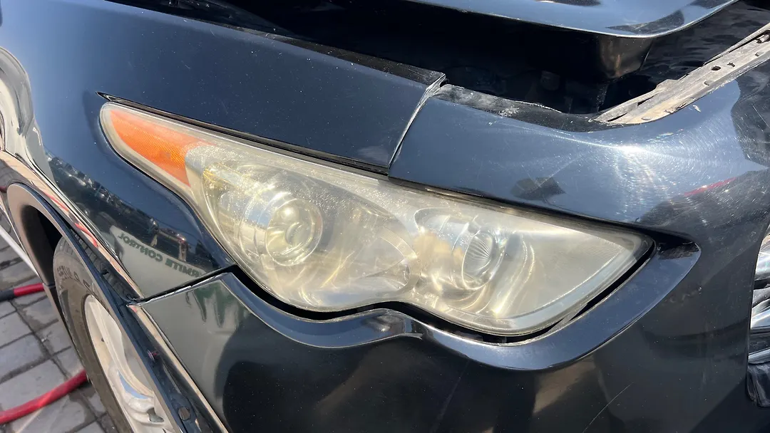 Headlight (RH) - Infiniti