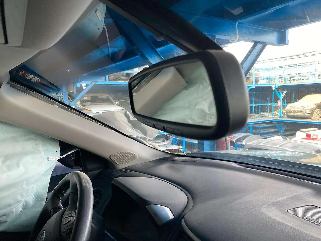Rear view mirror - 2014 Nissan Pathfinder