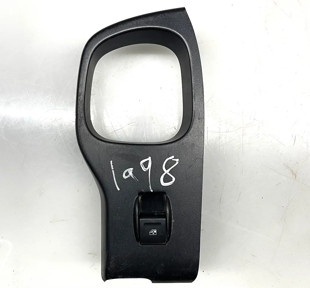 power window switch (RHF) - 2017 Chevrolet Tahoe