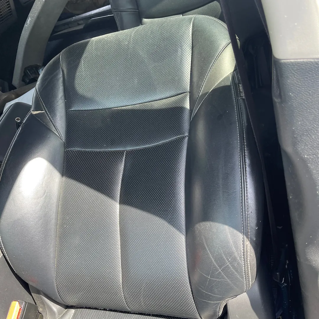 Front Seat (LHS) - 2015 Nissan Murano