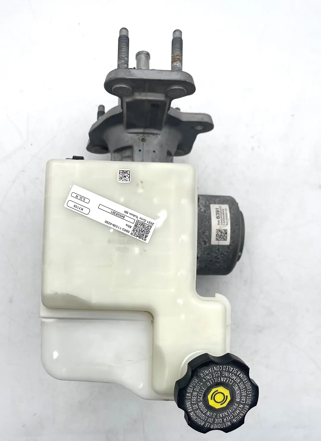Brake master cylinder - 2021 GMC Yukon SLT
