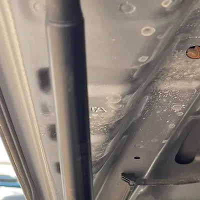 Bonnet Jumping - 2010 Toyota Tundra