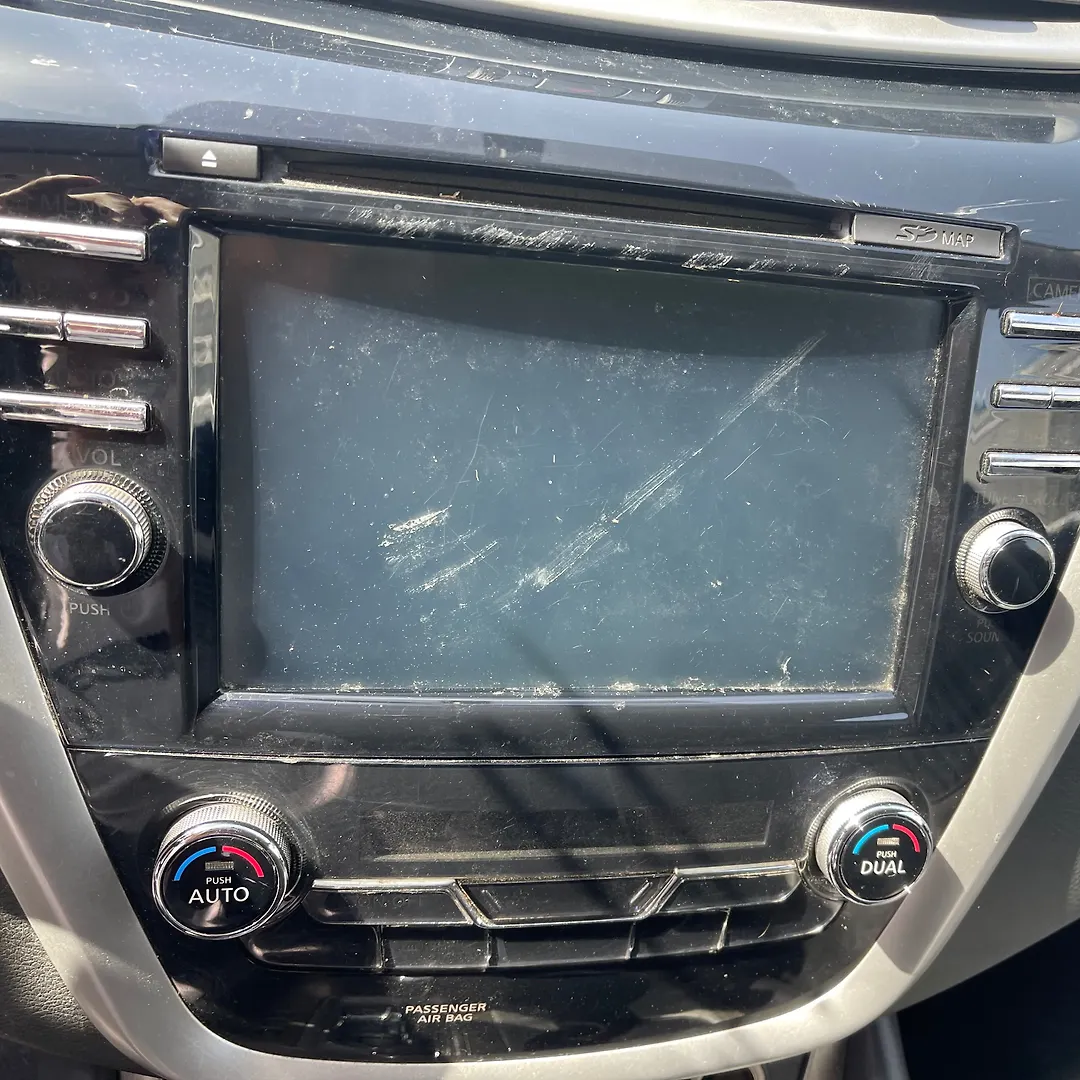 Info-gps-tv screen - 2015 Nissan Murano