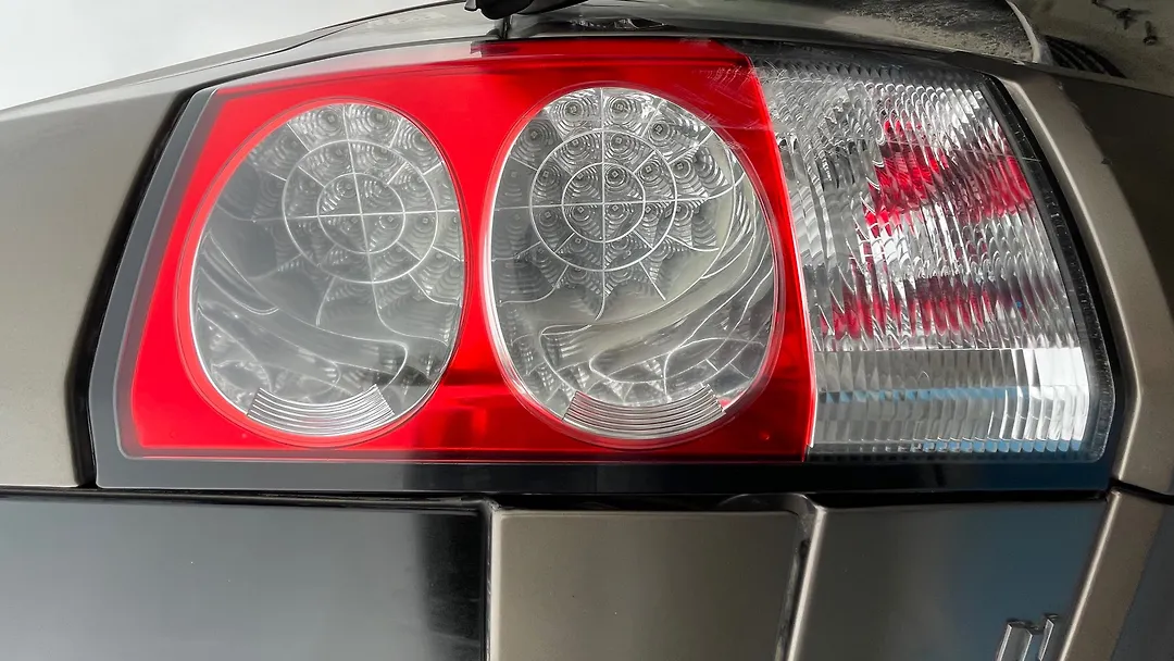 Tail Light (RH) - 2013 Land Rover LR4 HSE