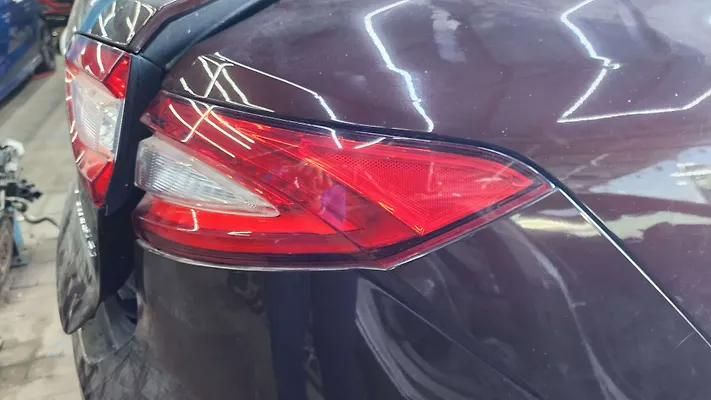 Tail Light (RH) - 2017 Maserati Levante