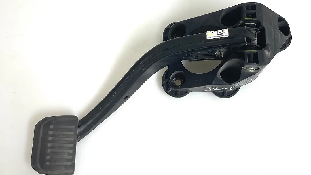 Pedal brake/clutch - 2022 Jeep Grand Cherokee L Limited