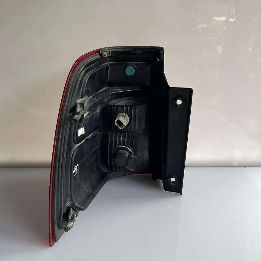 Tail Light (RH) - 2008 Ford Expedition