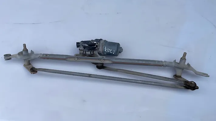 Windshield wiper motor - 2018 Chevrolet Camaro