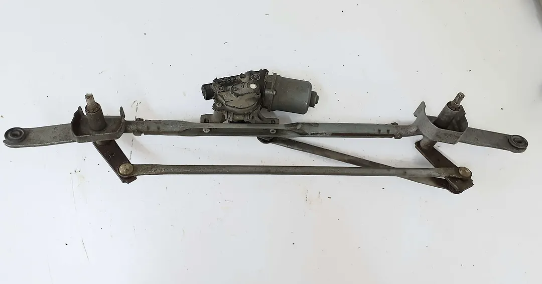 Windshield wiper motor - 2018 Chevrolet Traverse LT Leather