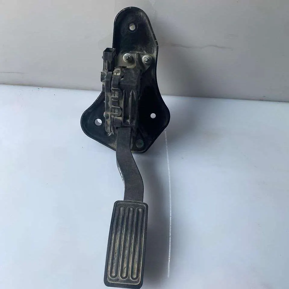 Accelerator pedal - 2013 Infiniti QX56
