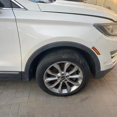 Fender (LHF) - 2017 Lincoln MKC Select