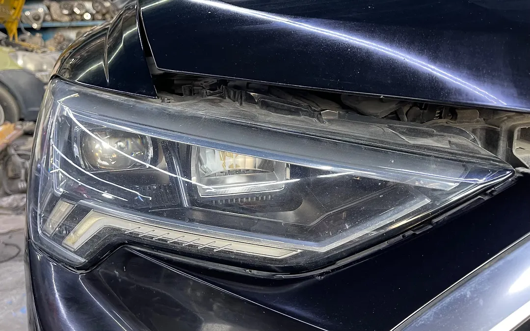 Headlight (RH) - 2020 Audi Q3