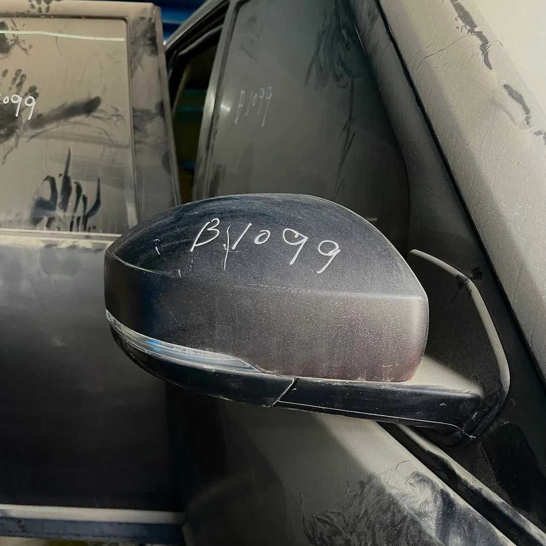 Side Mirror (RH) - 2015 Land Rover LR4