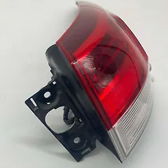 Tail Light (RH) - 2018 Toyota Highlander SE