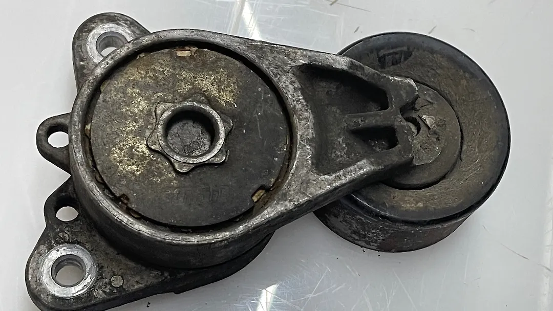 Belt tensioner - 2013 Infiniti QX56