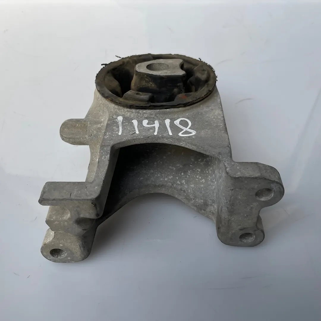 Mount (Gear) - 2010 Chevrolet Malibu