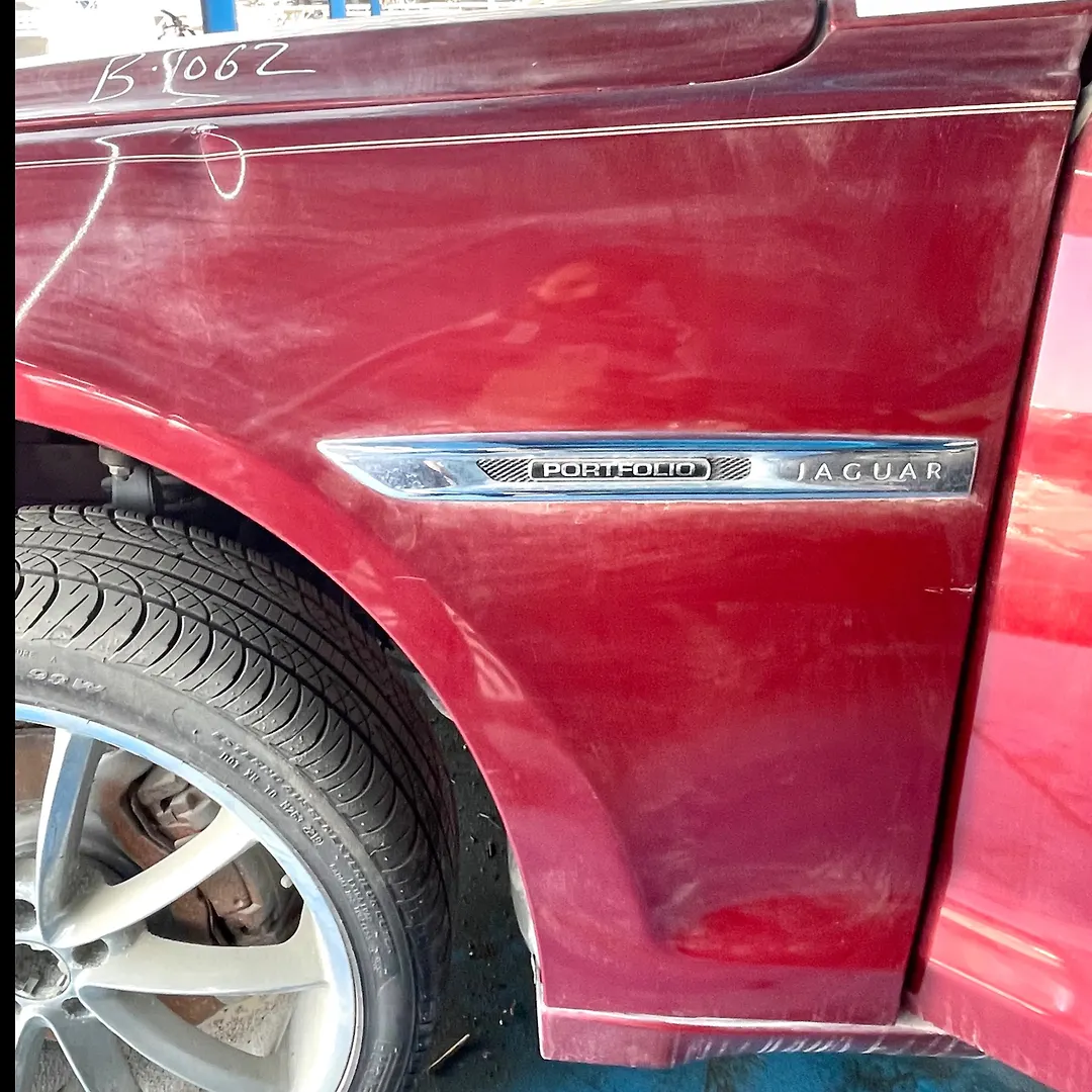 Fender (LHF) - 2012 Jaguar XJ