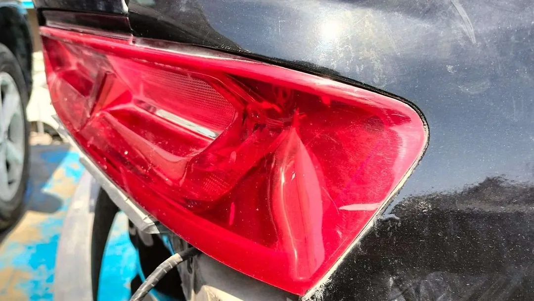 Tail Light (RH) - 2016 Chevrolet Camaro