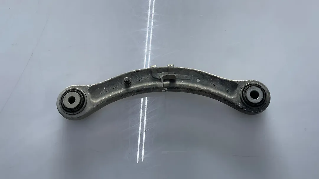 Upper arm (RH) - 2007 Audi Q7