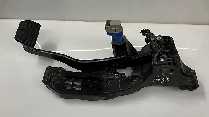 Pedal brake/clutch - 2016 Ford Edge Titanium
