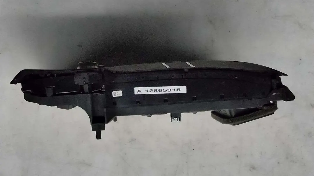 Info/GPS/TV Screen - 2014 Lincoln MKC