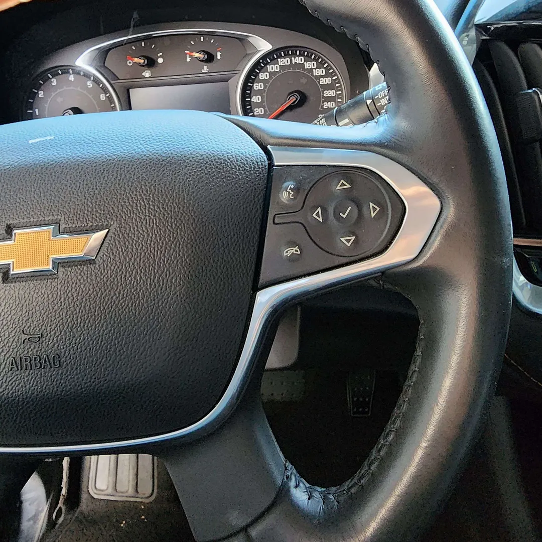 Steering wheel - 2021 Chevrolet Traverse