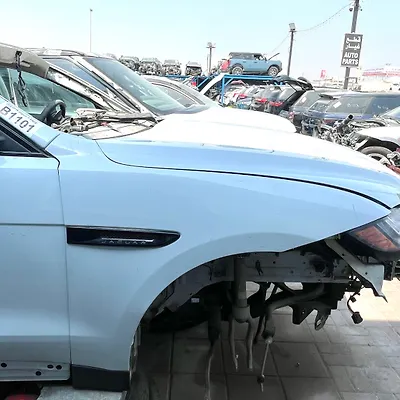 Fender (RHF) - 2018 Jaguar F PACE