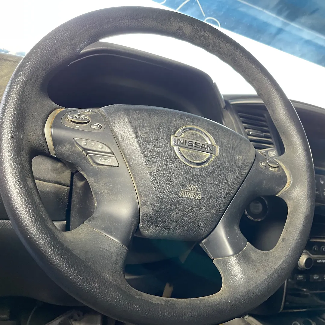 Steering wheel - 2014 Nissan Pathfinder
