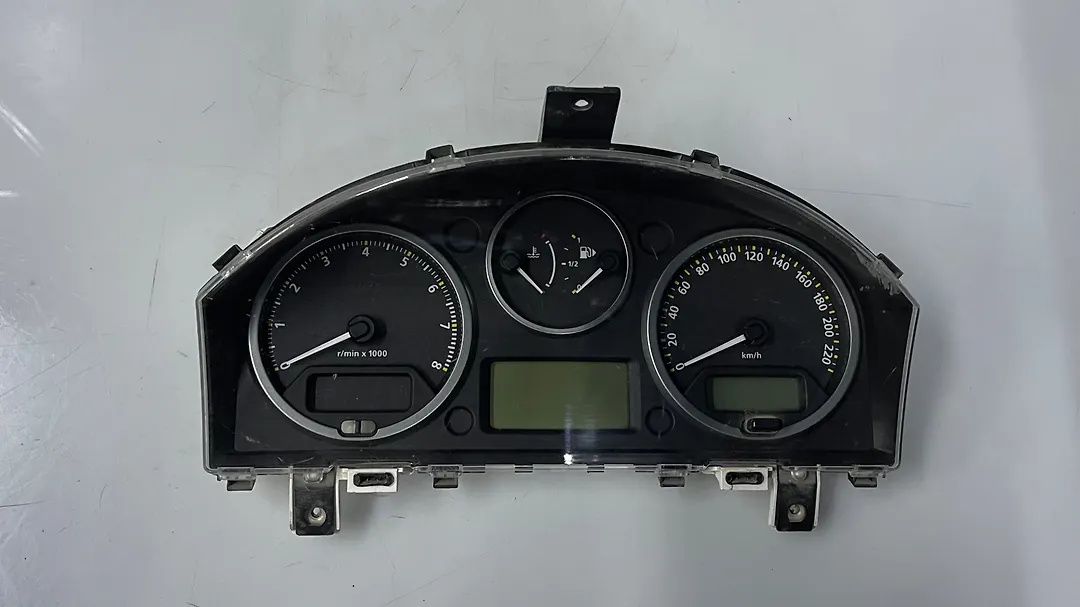 Speedometer - 2009 Land Rover LR2