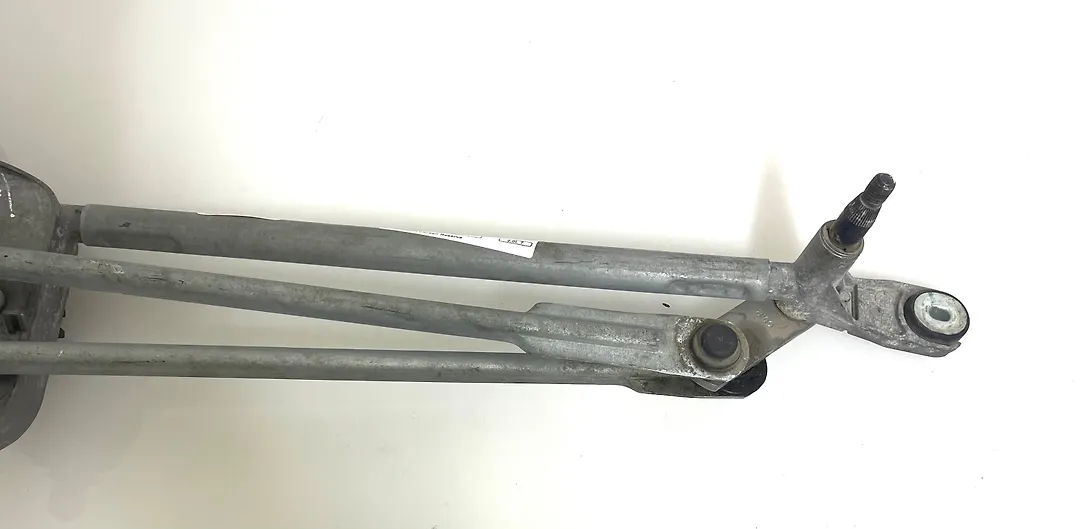 Windshield wiper motor - 2020 Lincoln Corsair Reserve