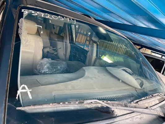 Windshield glass - 2010 Nissan Armada